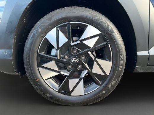 Hyundai Kona 1.6 GDI 141pk HEV Premium Sky | Premium audio | 360 camera | Schuif-kanteldak | Bestuurdersstoel ... ActivLease financial lease