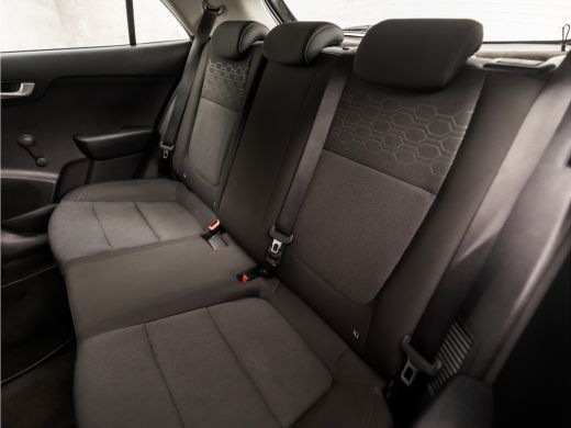 Kia Rio 1.0 T-GDi MHEV DynamicLine (APPLE CARPLAY, NAVIGATIE, CAMERA, KEYLESS, SPORTSTOELEN, LED KOPLAMPE... ActivLease financial lease