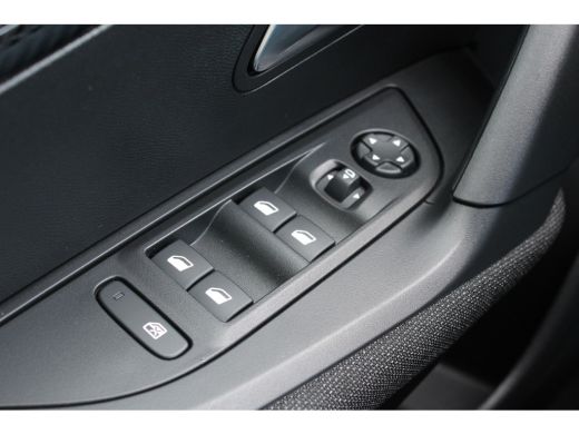 Peugeot 2008 1.2 HYBRID 136PK ACTIVE AUTOMAAT / NAVI / CLIMA / LED / PDC / CRUISECONTROL / 1E EIGENAAR / NIEUW... ActivLease financial lease