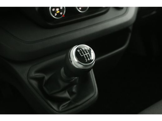 Renault Trafic 2.0 dCi T29 L1H1 | Airco | Cruise | 3-Zits | Carplay | Trekh. | Navi | Parkeersens. ActivLease financial lease