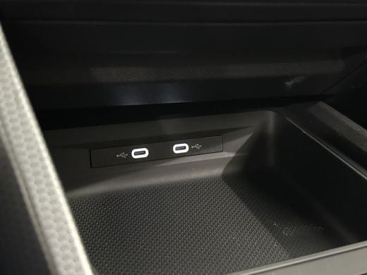 Seat Leon Sportstourer 1.0 TSI Reference Climate | Cruise | Apple Carplay/Android Auto | | Achterbank in de... ActivLease financial lease