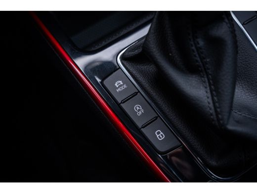 Skoda Fabia 1.0 TSI DSG Monte Carlo | Achteruitrijcamera | Afwijkende dakkleur | Airco (automatisch) ActivLease financial lease