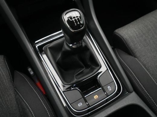 Skoda Karoq 1.0 TSI 115pk Business Edition Plus Navigatie Stoelverwarming Camera Clima Carplay 42 ActivLease financial lease