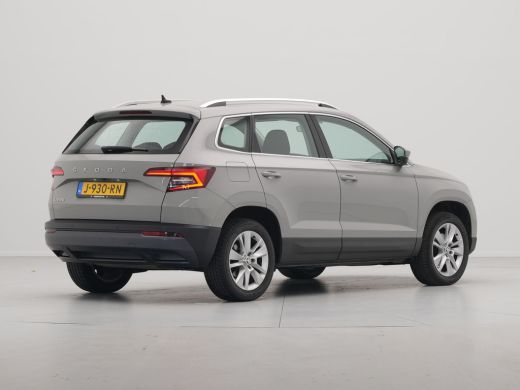 Skoda Karoq 1.0 TSI 115pk Business Edition Plus Navigatie Stoelverwarming Camera Clima Carplay 42 ActivLease financial lease
