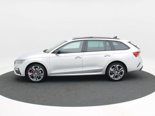 Skoda Octavia Combi 1.4 TSi 245 Pk Automaat RS iV PHEV Business | Adaptive Cruise | CarPlay | Navigatie | Panor... ActivLease financial lease