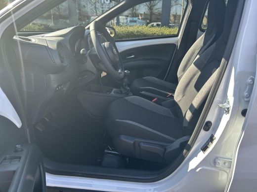 Toyota Aygo 1.0 VVT-i MT Play ActivLease financial lease