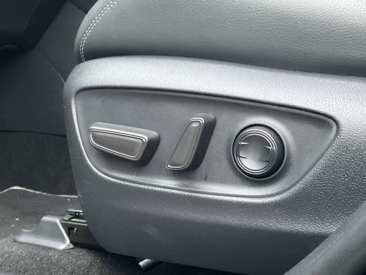 Toyota RAV4 2.5 Hybrid AWD Executive Premium Pack Pano.dak Leer 4x4 DAB ActivLease financial lease