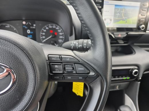 Toyota Yaris 1.5 Hybrid Active **NAVIGATIE/ PARKEERCAMERA/ GARANTIE** ActivLease financial lease