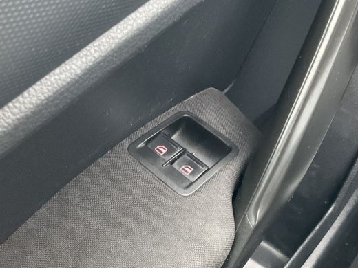 Volkswagen Caddy 7-Pers 1.4 TSI 131pk Aut7 Airco Navi Cruise 7 Persoons 2x Schuifdeur 7P. ActivLease financial lease