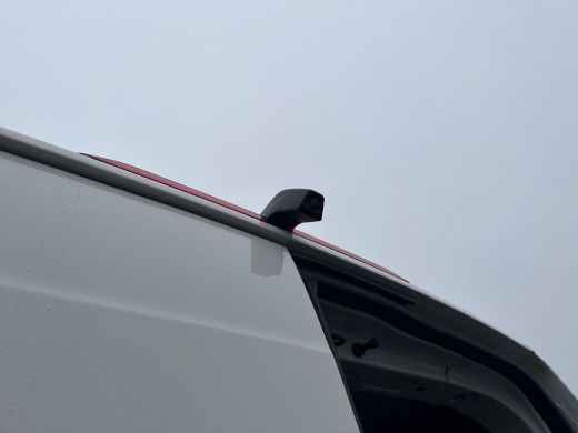 Volkswagen Crafter 35 2.0 TDI L4H3 | Trekhaakvoorbereiding | DAB | BPM VRIJ! | ActivLease financial lease