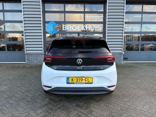 Volkswagen ID.3 First Plus 58 kWh 204 pk | Achteruitrijcamera | Navigatie | Cruise control adaptief | ActivLease financial lease