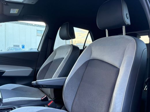 Volkswagen ID.3 First Plus 58 kWh 204 pk | Achteruitrijcamera | Navigatie | Cruise control adaptief | ActivLease financial lease