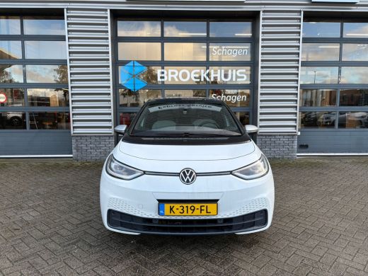 Volkswagen ID.3 First Plus 58 kWh 204 pk | Achteruitrijcamera | Navigatie | Cruise control adaptief | ActivLease financial lease