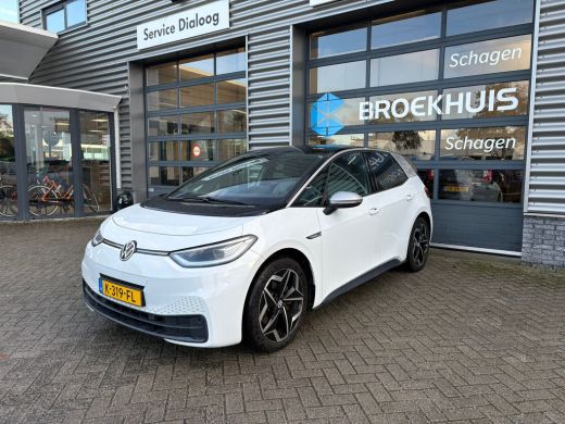 Volkswagen ID.3 First Plus 58 kWh 204 pk | Achteruitrijcamera | Navigatie | Cruise control adaptief | ActivLease financial lease