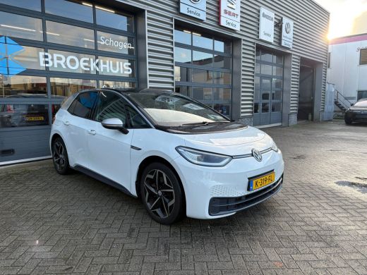 Volkswagen ID.3 First Plus 58 kWh 204 pk | Achteruitrijcamera | Navigatie | Cruise control adaptief | ActivLease financial lease