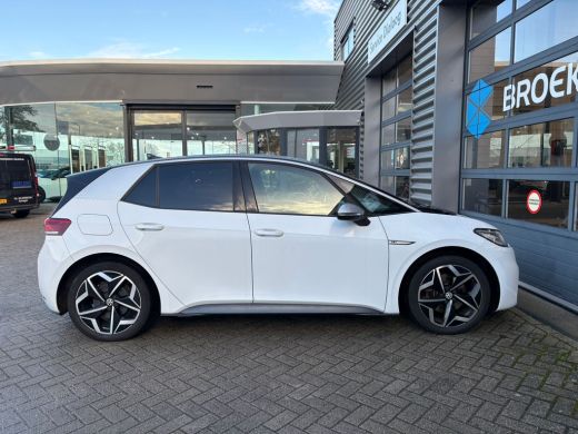 Volkswagen ID.3 First Plus 58 kWh 204 pk | Achteruitrijcamera | Navigatie | Cruise control adaptief | ActivLease financial lease