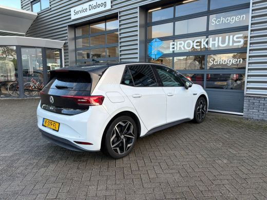 Volkswagen ID.3 First Plus 58 kWh 204 pk | Achteruitrijcamera | Navigatie | Cruise control adaptief | ActivLease financial lease