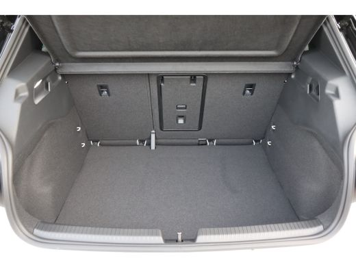 Volkswagen ID.3 Pro Business | Achterlichten LED, luxe uitgevoerd incl. dynamische knipperlichten | Achteruitrijc... ActivLease financial lease