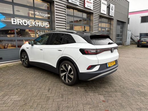 Volkswagen ID.4 First 77 kWh 204 pk | Wegklapbare Trekhaak | Achteruitrijcamera | Apple carplay | ActivLease financial lease