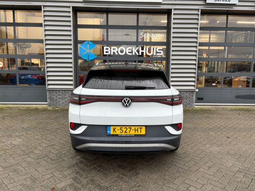 Volkswagen ID.4 First 77 kWh 204 pk | Wegklapbare Trekhaak | Achteruitrijcamera | Apple carplay | ActivLease financial lease