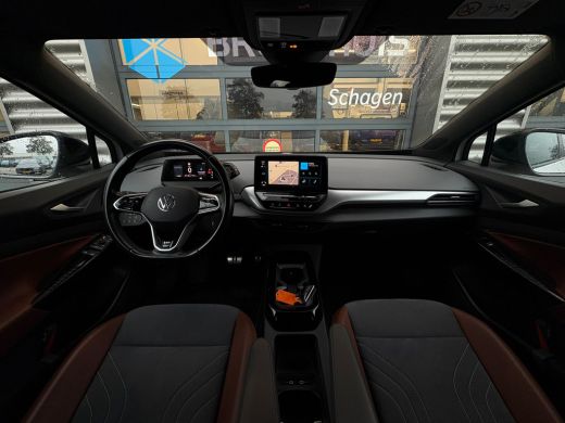 Volkswagen ID.4 First 77 kWh 204 pk | Wegklapbare Trekhaak | Achteruitrijcamera | Apple carplay | ActivLease financial lease
