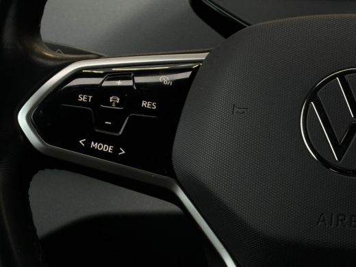 Volkswagen ID.4 First 77 kWh 204 pk | Wegklapbare Trekhaak | Achteruitrijcamera | Apple carplay | ActivLease financial lease