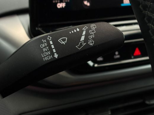 Volkswagen ID.4 First 77 kWh 204 pk | Wegklapbare Trekhaak | Achteruitrijcamera | Apple carplay | ActivLease financial lease