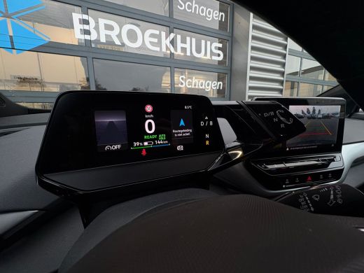 Volkswagen ID.4 First 77 kWh 204 pk | Wegklapbare Trekhaak | Achteruitrijcamera | Apple carplay | ActivLease financial lease
