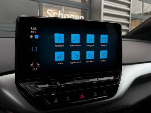 Volkswagen ID.4 First 77 kWh 204 pk | Wegklapbare Trekhaak | Achteruitrijcamera | Apple carplay | ActivLease financial lease