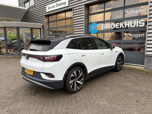 Volkswagen ID.4 First 77 kWh 204 pk | Wegklapbare Trekhaak | Achteruitrijcamera | Apple carplay | ActivLease financial lease