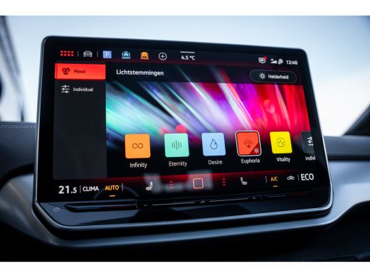 Volkswagen ID.4 Pro Limited Edition Plus 77 kWh | Matrix LED koplampen | Panoramadak | Trekhaak elektrisch uitkla... ActivLease financial lease