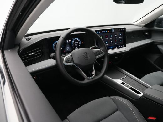 Volkswagen Passat Variant 1.5 eTSI 150pk Business Trekhaak Navigatie Camera Side Assist Acc ARGON 343 ActivLease financial lease