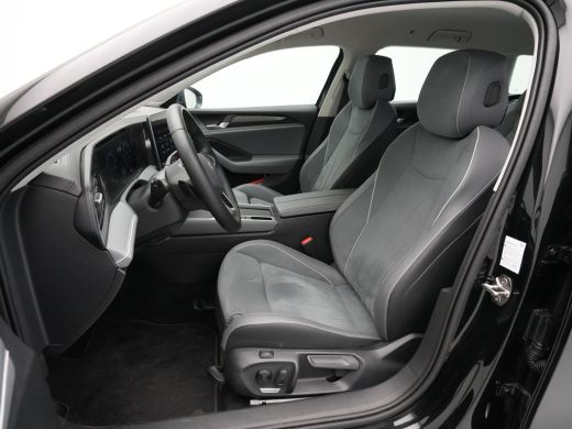 Volkswagen Passat Variant 1.5 eTSI 150pk Business Trekhaak Navigatie Camera Side Assist Acc ARGON 343 ActivLease financial lease