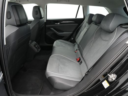 Volkswagen Passat Variant 1.5 eTSI 150pk Business Trekhaak Navigatie Camera Side Assist Acc ARGON 343 ActivLease financial lease