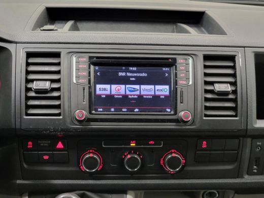 Volkswagen Transporter 2.0TDI L2/H1 Trekhaak Imperiaal Euro 6! ActivLease financial lease