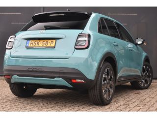 Fiat 600 La Prima 54 kWh 156pk 3 Fase 8 Jaar Garantie! | Vol-Leder | Massage | Adaptive Cruise | Elektr. a...