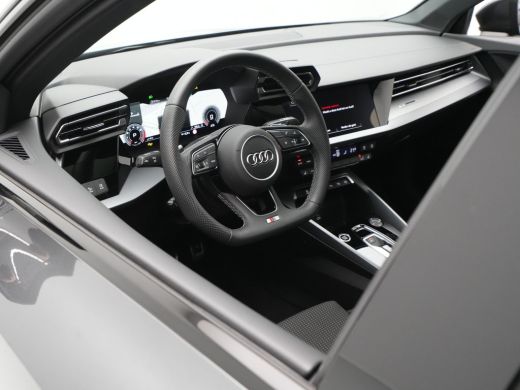 Audi A3 Sportback 30 TFSI 110pk S-tronic S-line Trekhaak afneembaar Panorama Stoelverwarming Navigatie 15 ActivLease financial lease