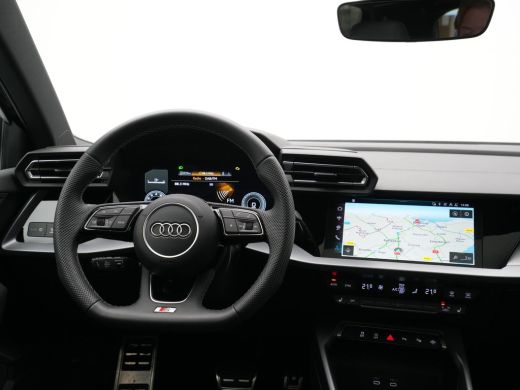 Audi A3 Sportback 30 TFSI 110pk S-tronic S-line Trekhaak afneembaar Panorama Stoelverwarming Navigatie 15 ActivLease financial lease