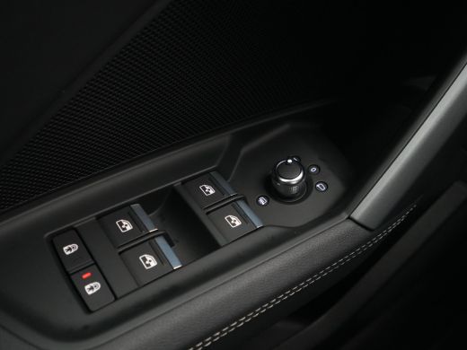 Audi A3 Sportback 30 TFSI 110pk S-tronic S-line Trekhaak afneembaar Panorama Stoelverwarming Navigatie 15 ActivLease financial lease