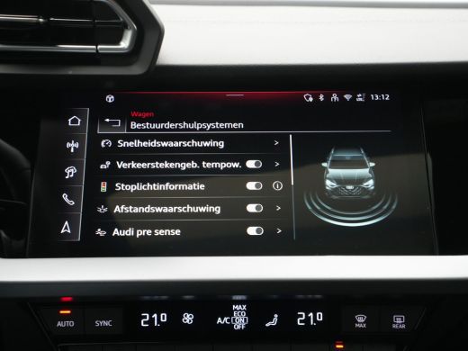 Audi A3 Sportback 30 TFSI 110pk S-tronic S-line Trekhaak afneembaar Panorama Stoelverwarming Navigatie 15 ActivLease financial lease