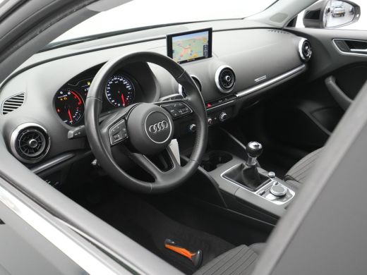 Audi A3 Sportback 30 TFSI 115pk Sport Lease Edition Navigatie Carplay Pdc Led Drive select 100 ActivLease financial lease