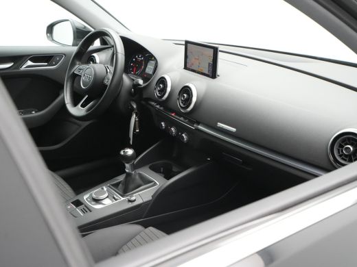 Audi A3 Sportback 30 TFSI 115pk Sport Lease Edition Navigatie Carplay Pdc Led Drive select 100 ActivLease financial lease