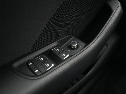 Audi A3 Sportback 30 TFSI 115pk Sport Lease Edition Navigatie Carplay Pdc Led Drive select 100 ActivLease financial lease