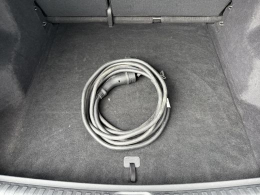 Audi Q4 e-tron Aut. 40 LaunchEd. Advanced 77kWh | LED | 94% SoH | Navi ActivLease financial lease