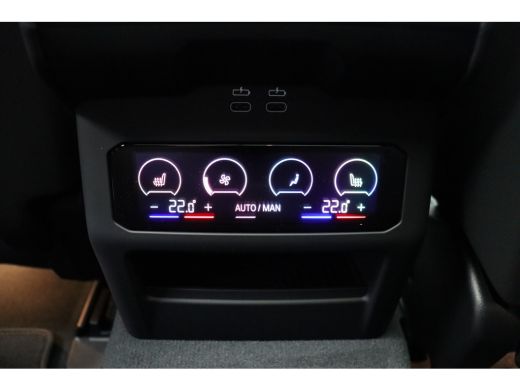 BMW i5 eDrive40 M Sport / Panoramadak / Achteruitrijcamera / Stoelventilatie / Bowers & Wilkins / M Spor... ActivLease financial lease