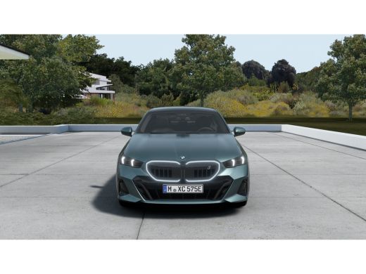 BMW i5 eDrive40 M Sport / Panoramadak / Achteruitrijcamera / Stoelventilatie / Bowers & Wilkins / M Spor... ActivLease financial lease