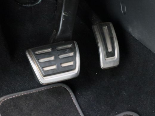 CUPRA Born Business Plus 62 kWh | Adaptive Cruise | Stoelverwarming | CarPlay | Bluetooth | Achteruitrijcame... ActivLease financial lease