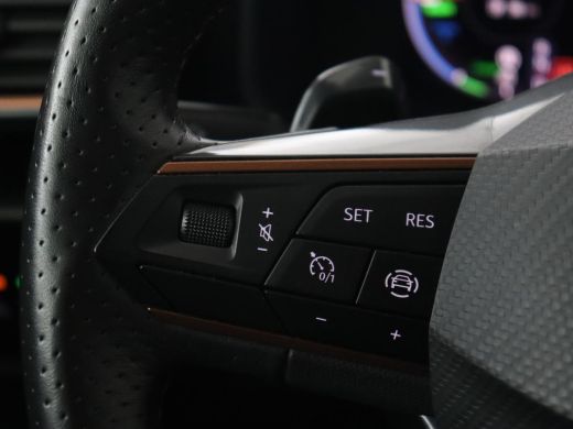 CUPRA Leon 1.4 eHybrid VZ | 245pk | Leder | Stoelverwarming | Memory | Carplay | Navigatie | Sfeerverlichtin... ActivLease financial lease