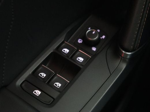 CUPRA Leon 1.4 eHybrid VZ | 245pk | Leder | Stoelverwarming | Memory | Carplay | Navigatie | Sfeerverlichtin... ActivLease financial lease