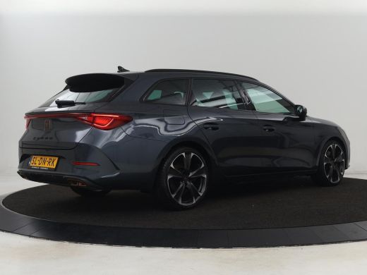 CUPRA Leon 1.4 eHybrid VZ | 245pk | Leder | Stoelverwarming | Memory | Carplay | Navigatie | Sfeerverlichtin... ActivLease financial lease